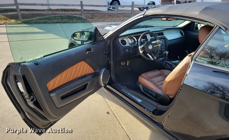 image for item LC9853 2010 Ford Mustang convertible