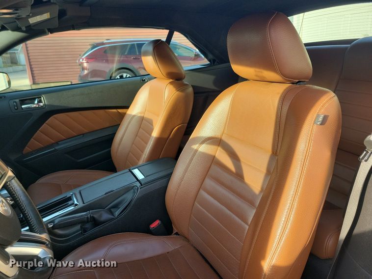 image for item LC9853 2010 Ford Mustang convertible