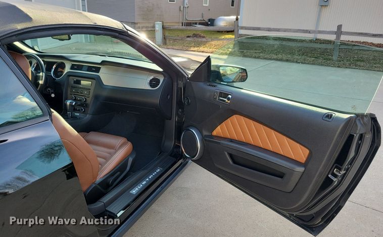 image for item LC9853 2010 Ford Mustang convertible