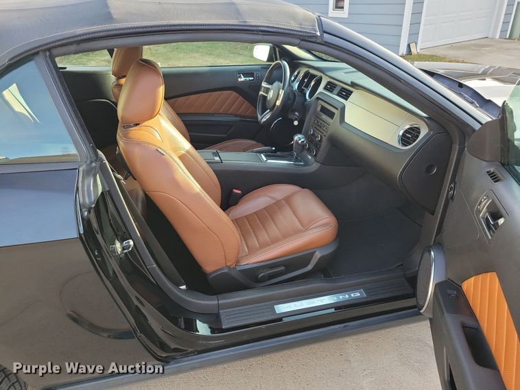 image for item LC9853 2010 Ford Mustang convertible