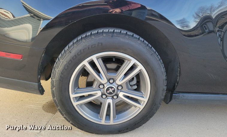 image for item LC9853 2010 Ford Mustang convertible