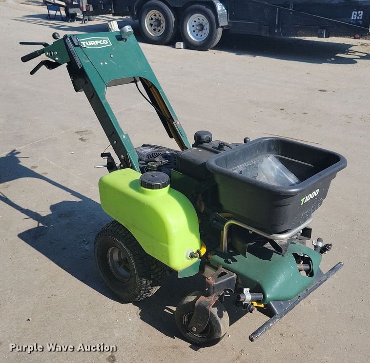 image for item LD9036 Turfco T1000 applicator