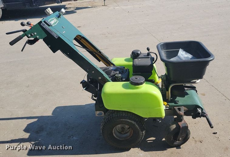 image for item LD9036 Turfco T1000 applicator