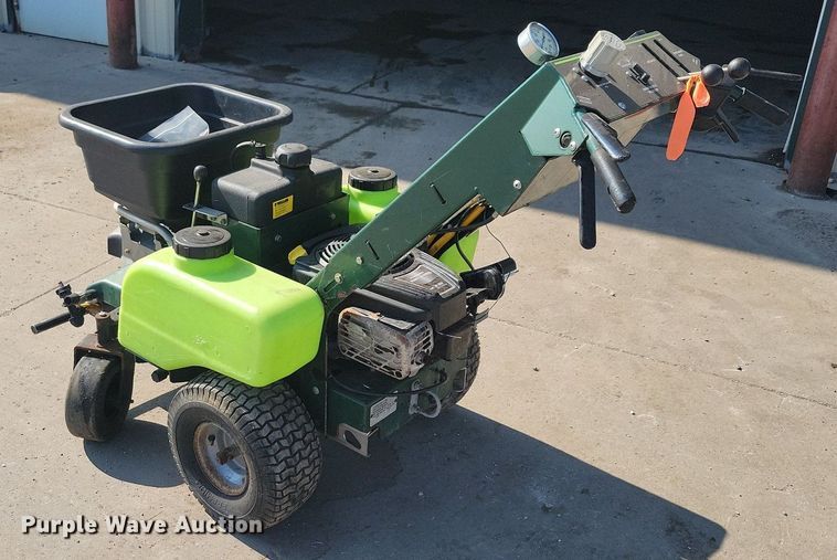 image for item LD9036 Turfco T1000 applicator