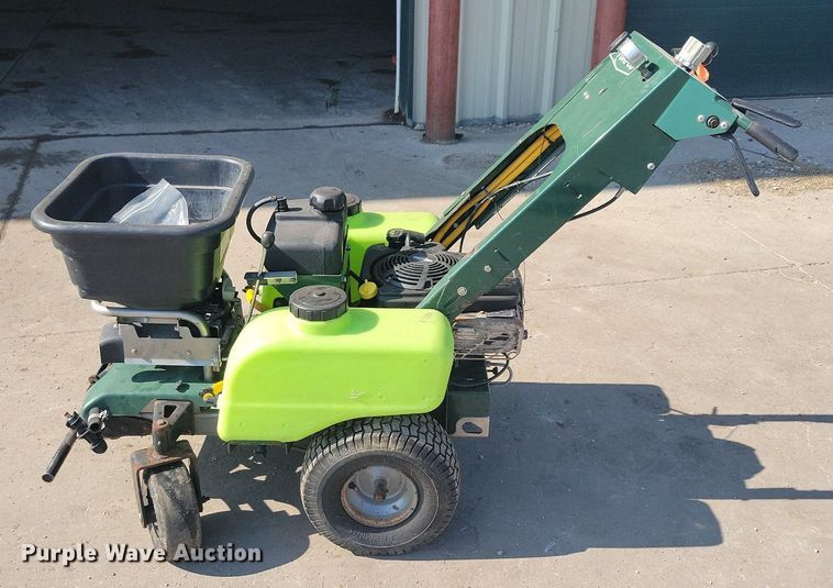 image for item LD9036 Turfco T1000 applicator