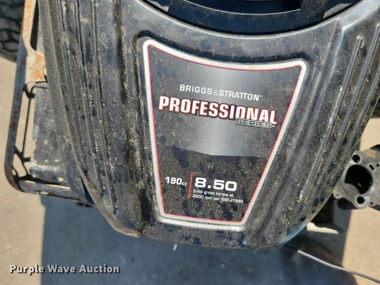 image for item LD9036 Turfco T1000 applicator