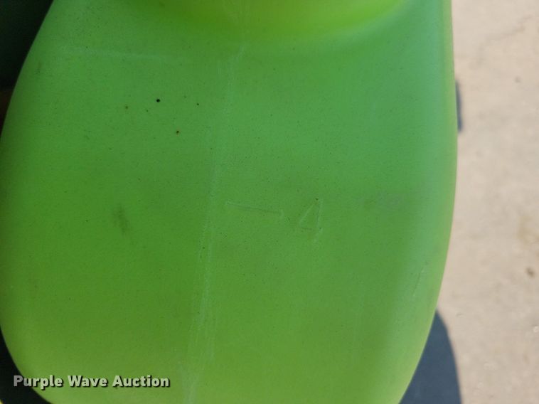 image for item LD9036 Turfco T1000 applicator