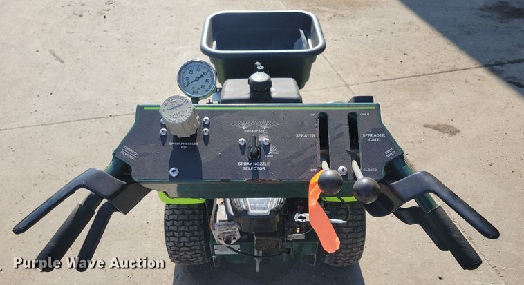 image for item LD9036 Turfco T1000 applicator