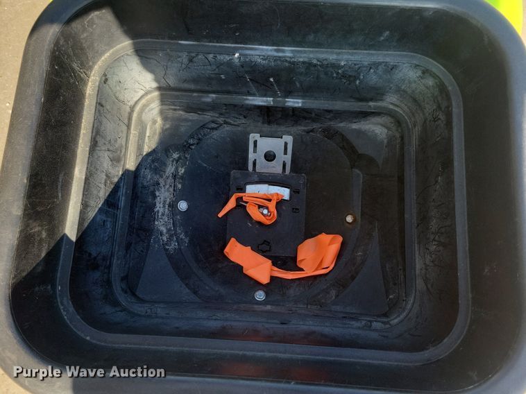 image for item LD9036 Turfco T1000 applicator