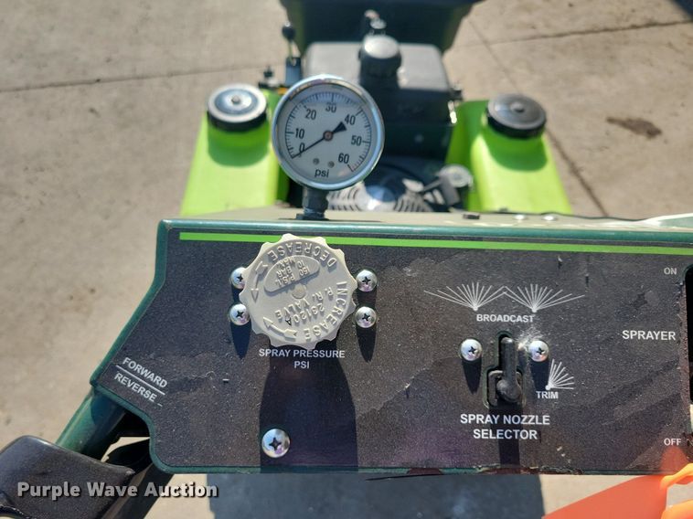 image for item LD9036 Turfco T1000 applicator