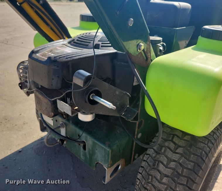 image for item LD9036 Turfco T1000 applicator