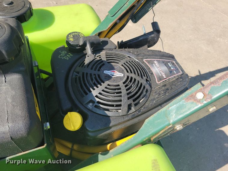 image for item LD9036 Turfco T1000 applicator