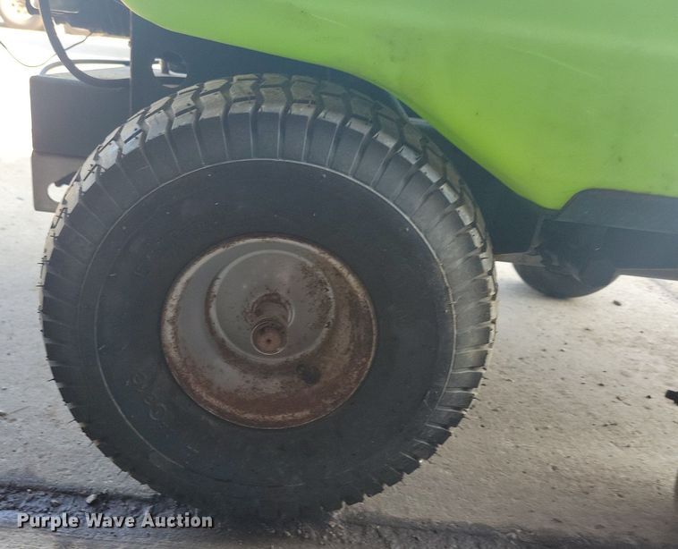 image for item LD9036 Turfco T1000 applicator