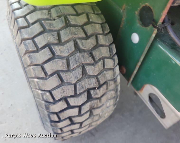 image for item LD9036 Turfco T1000 applicator