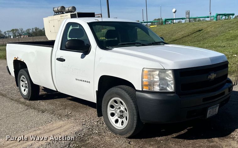 image for item LR9348 2010 Chevrolet Silverado 1500 pickup truck