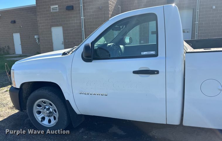 image for item LR9348 2010 Chevrolet Silverado 1500 pickup truck