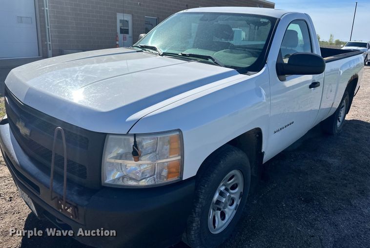 image for item LR9348 2010 Chevrolet Silverado 1500 pickup truck