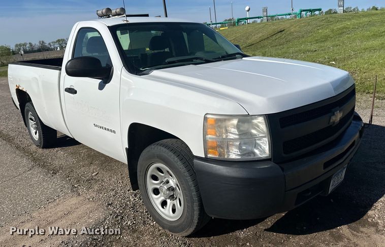 image for item LR9348 2010 Chevrolet Silverado 1500 pickup truck