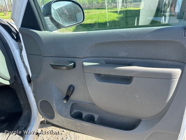 image for item LR9348 2010 Chevrolet Silverado 1500 pickup truck