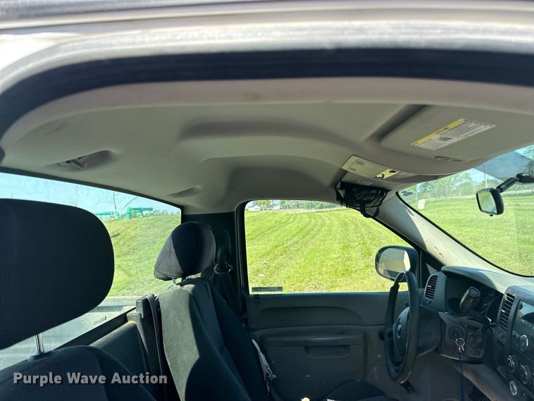 image for item LR9348 2010 Chevrolet Silverado 1500 pickup truck