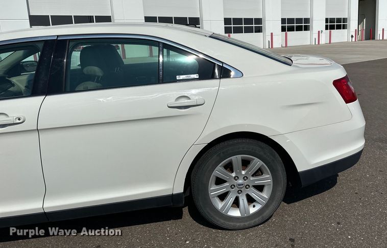 image for item LR9361 2012 Ford  Taurus 