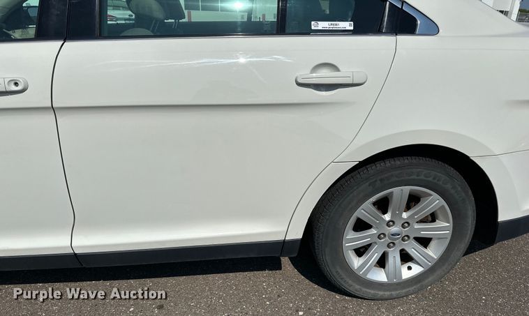 image for item LR9361 2012 Ford  Taurus 