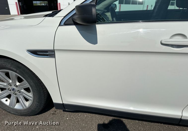 image for item LR9361 2012 Ford  Taurus 