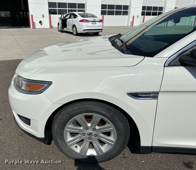 image for item LR9361 2012 Ford  Taurus 