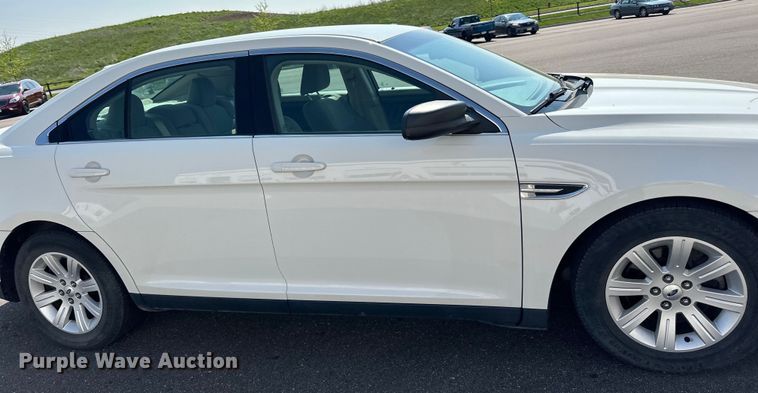 image for item LR9361 2012 Ford  Taurus 