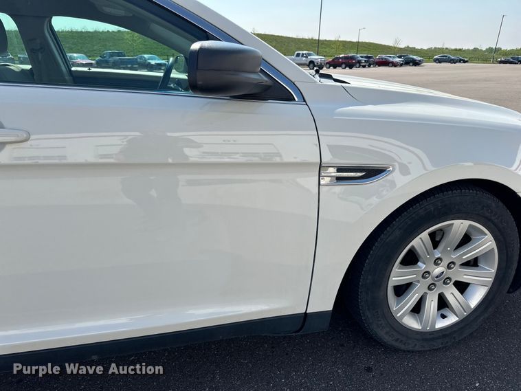image for item LR9361 2012 Ford  Taurus 