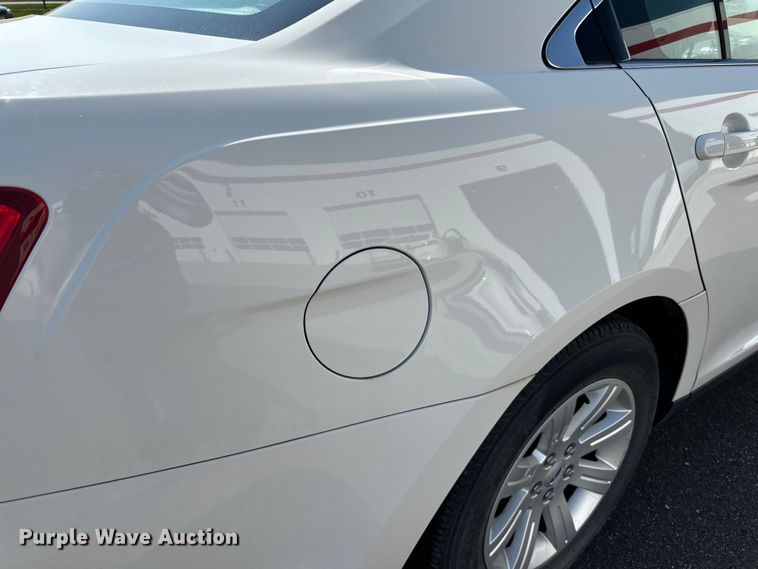 image for item LR9361 2012 Ford  Taurus 