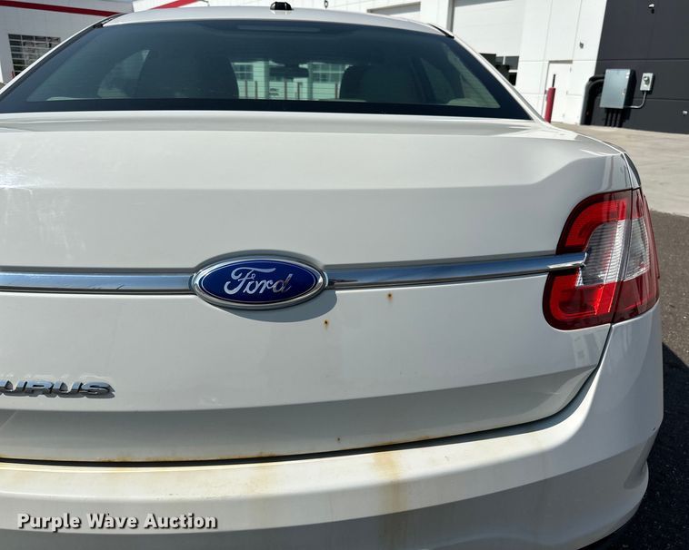 image for item LR9361 2012 Ford  Taurus 