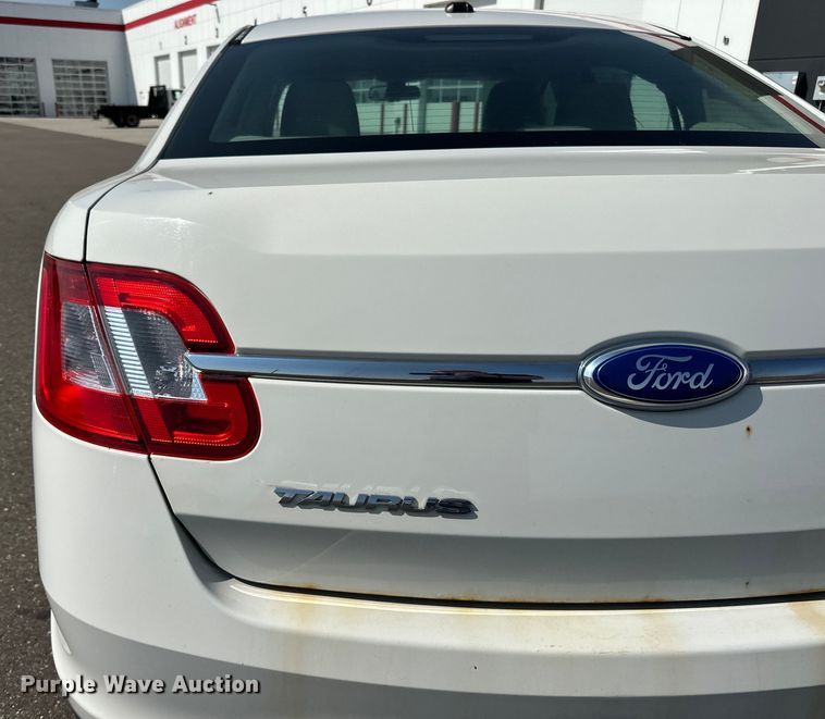 image for item LR9361 2012 Ford  Taurus 