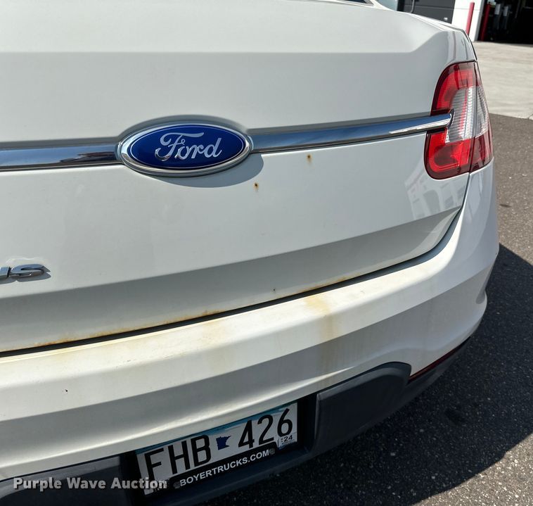 image for item LR9361 2012 Ford  Taurus 