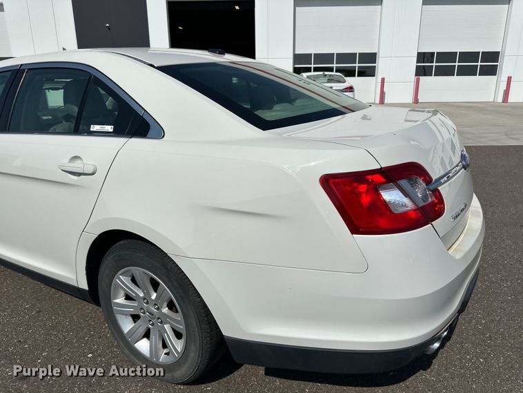 image for item LR9361 2012 Ford  Taurus 