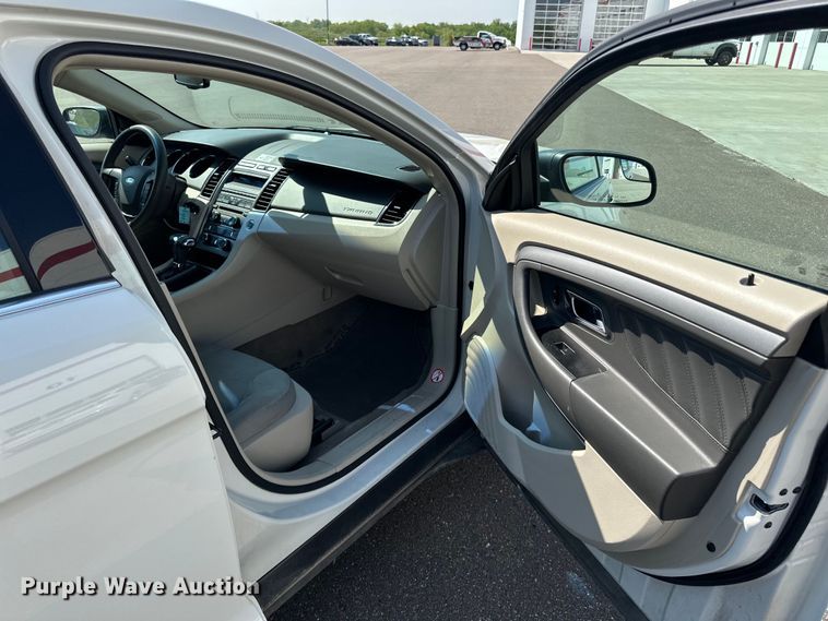 image for item LR9361 2012 Ford  Taurus 