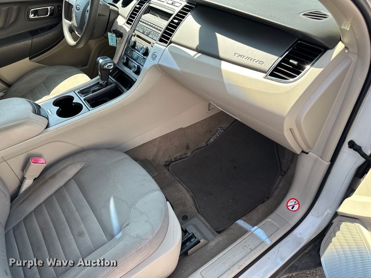 image for item LR9361 2012 Ford  Taurus 