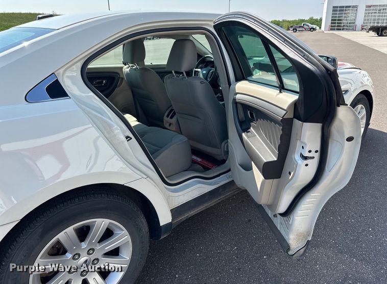 image for item LR9361 2012 Ford  Taurus 