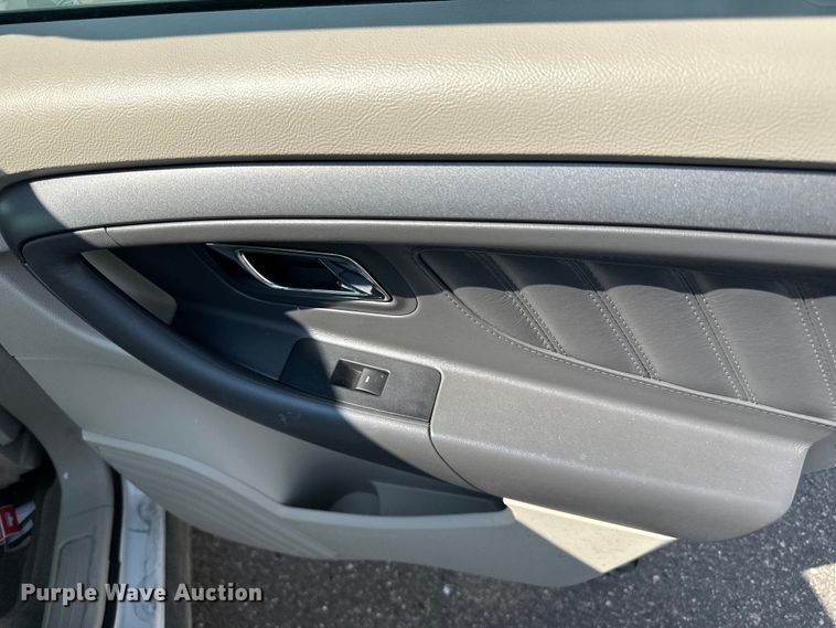 image for item LR9361 2012 Ford  Taurus 