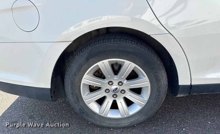 image for item LR9361 2012 Ford  Taurus 