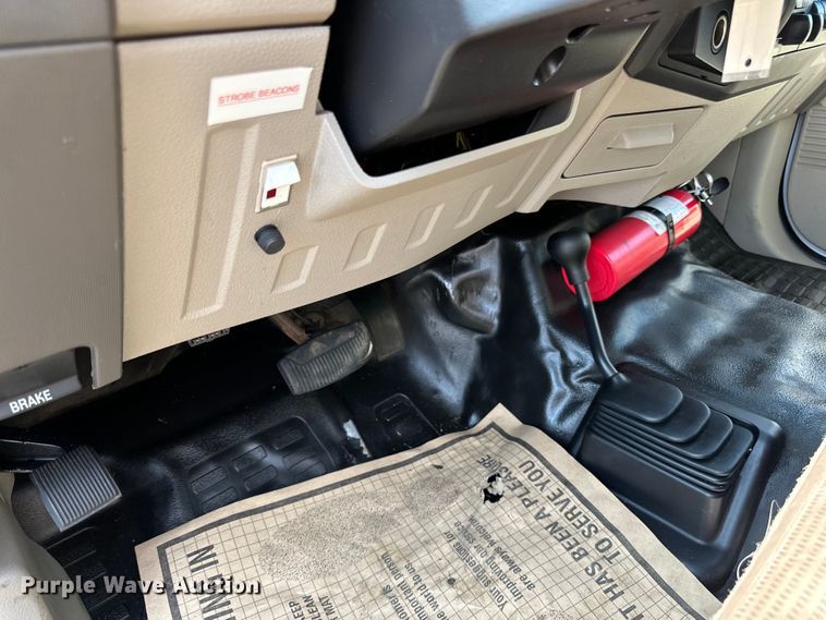 image for item LR9362 2008 Ford  F450 Super Duty fiber optic splicing truck