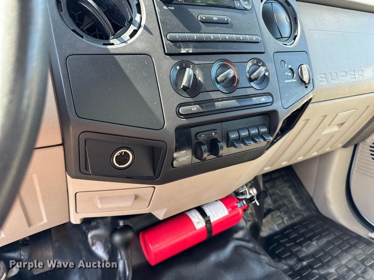 image for item LR9362 2008 Ford  F450 Super Duty fiber optic splicing truck