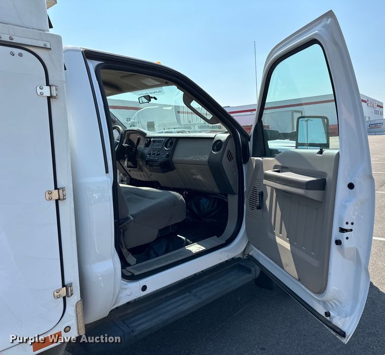 image for item LR9362 2008 Ford  F450 Super Duty fiber optic splicing truck