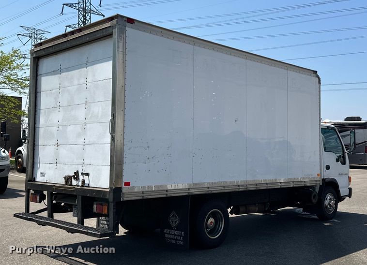image for item LR9363 2004 Isuzu  NPR box truck