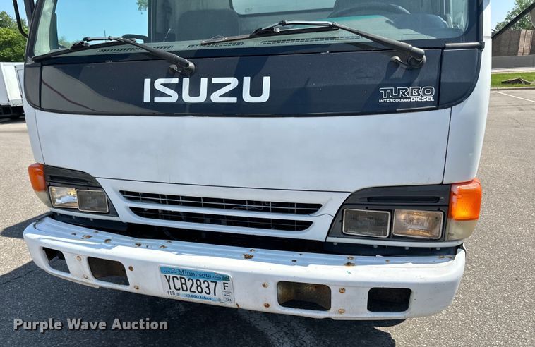 image for item LR9363 2004 Isuzu  NPR box truck