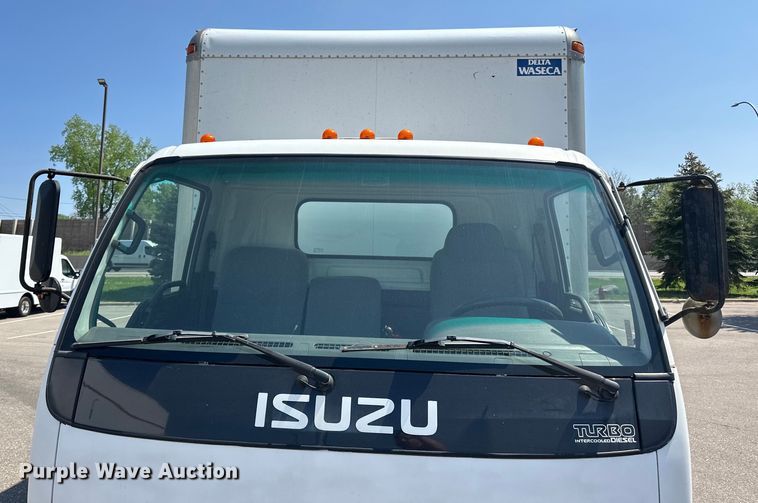 image for item LR9363 2004 Isuzu  NPR box truck