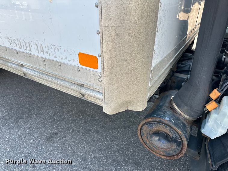 image for item LR9363 2004 Isuzu  NPR box truck