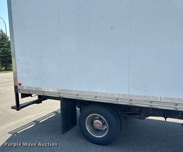 image for item LR9363 2004 Isuzu  NPR box truck