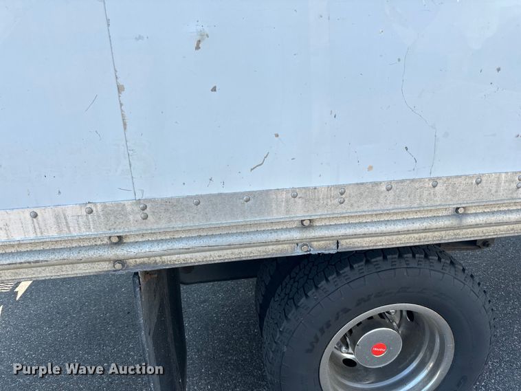 image for item LR9363 2004 Isuzu  NPR box truck