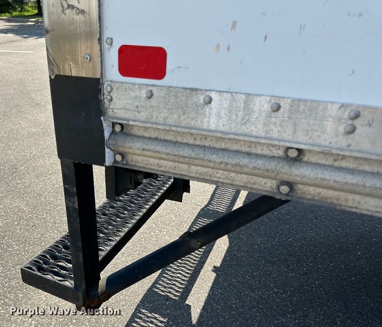 image for item LR9363 2004 Isuzu  NPR box truck